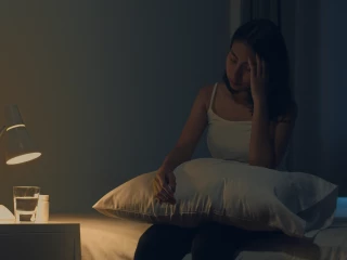 žena medicína úzkost postel noc deprese psychika mentální zdraví