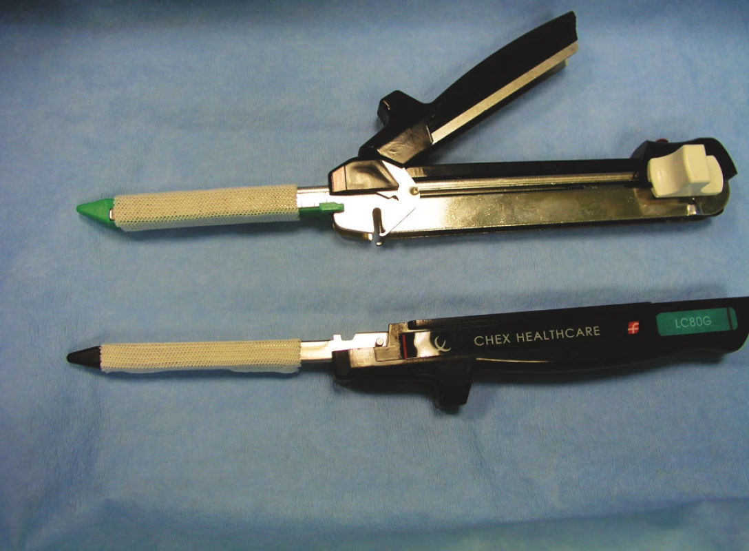 Stapler s návleky Traumacel stapler seam protection
Fig. 1. Stapler with slip‘s Traumacel Stapler Seam Protection