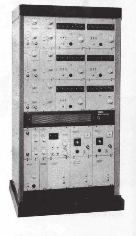 Elektronkový spektrometr sestavený ze samostatných dílů, výroba VÚPJT