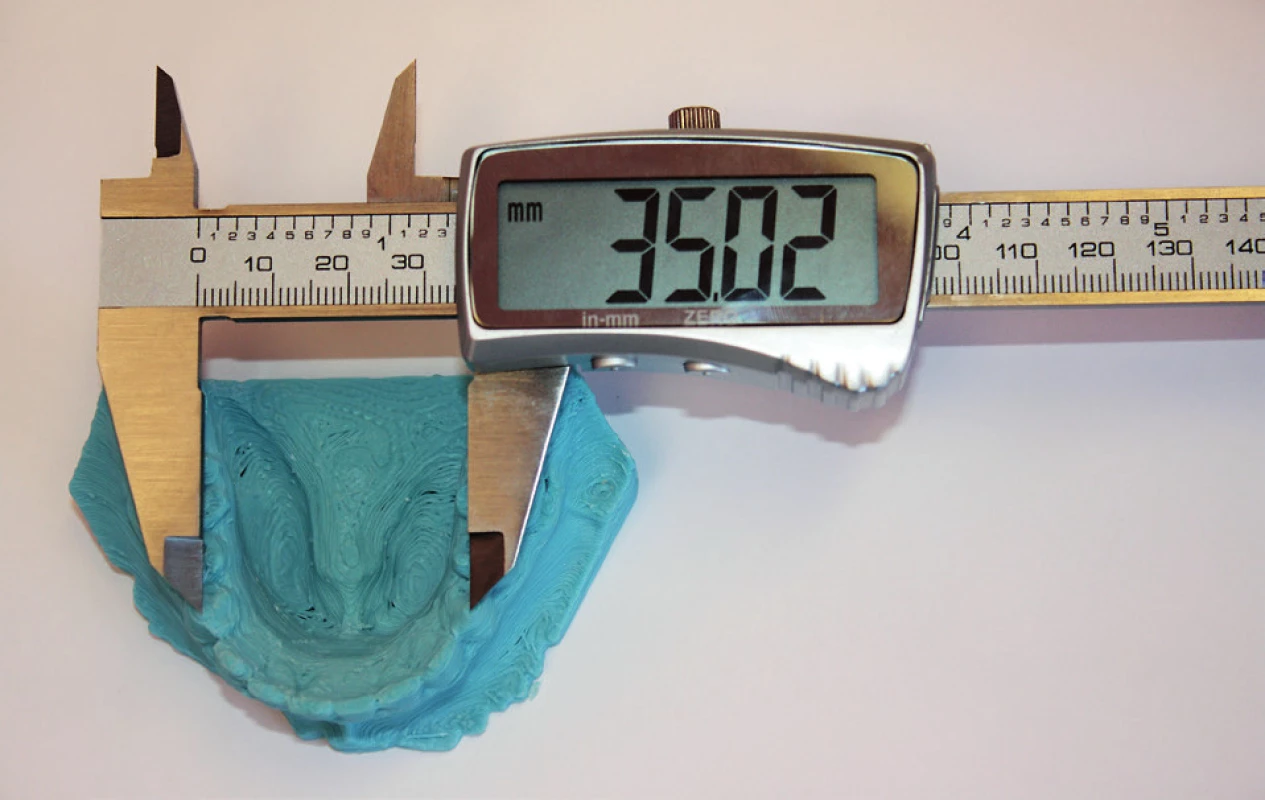 Měření digitálním posuvným měřítkem na modelu získaném 3D tiskem