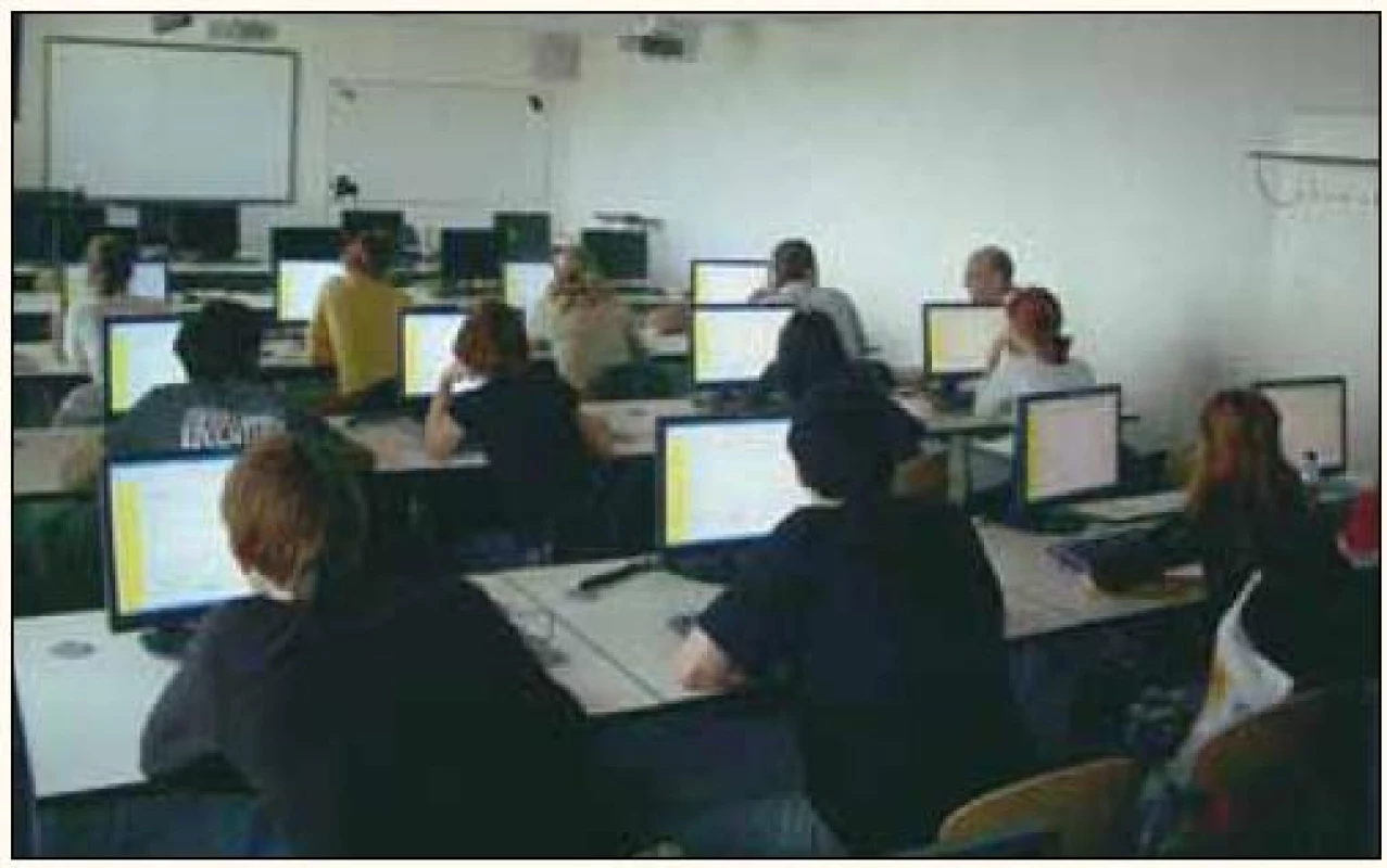 Ukázka elektronického testování v učebně IBA.