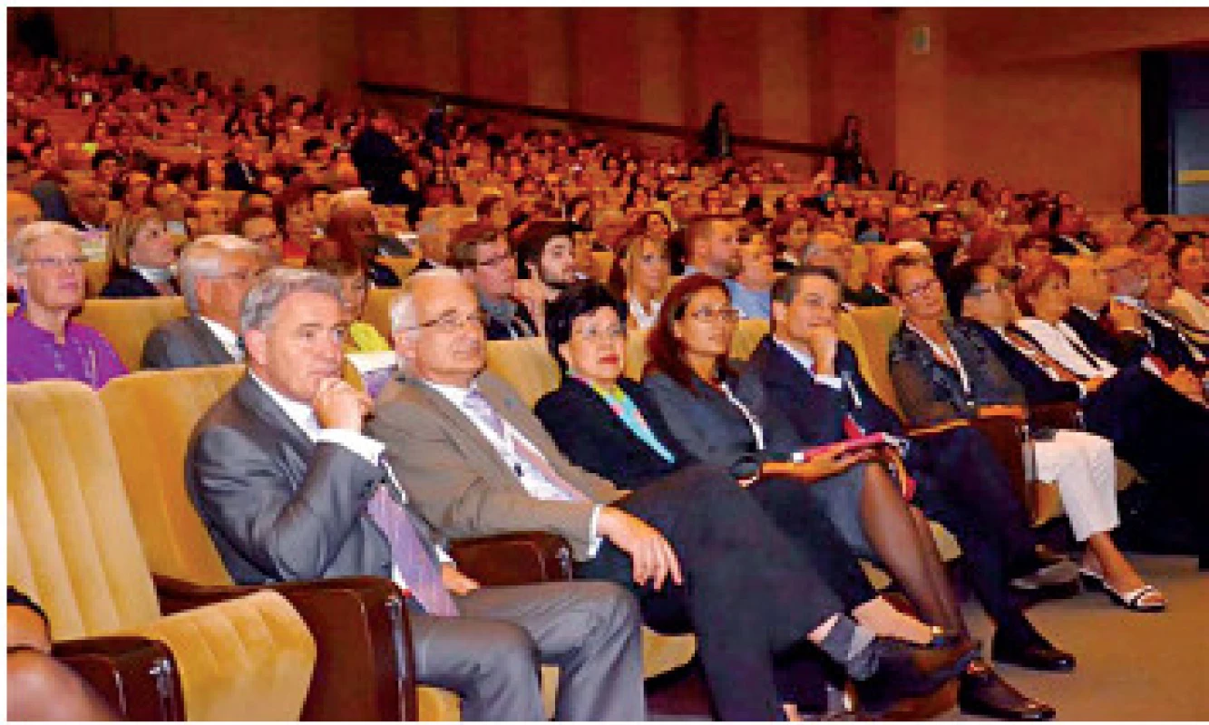 Na fotografii zleva: předseda organizačního výboru konference doc. MUDr. Bohumil Seifert, Ph.D., předseda Společnosti všeobecného lékařství ČLS JEP doc. MUDr. Svatopluk Býma, CSc. a generální ředitelka WHO Margaret Chan