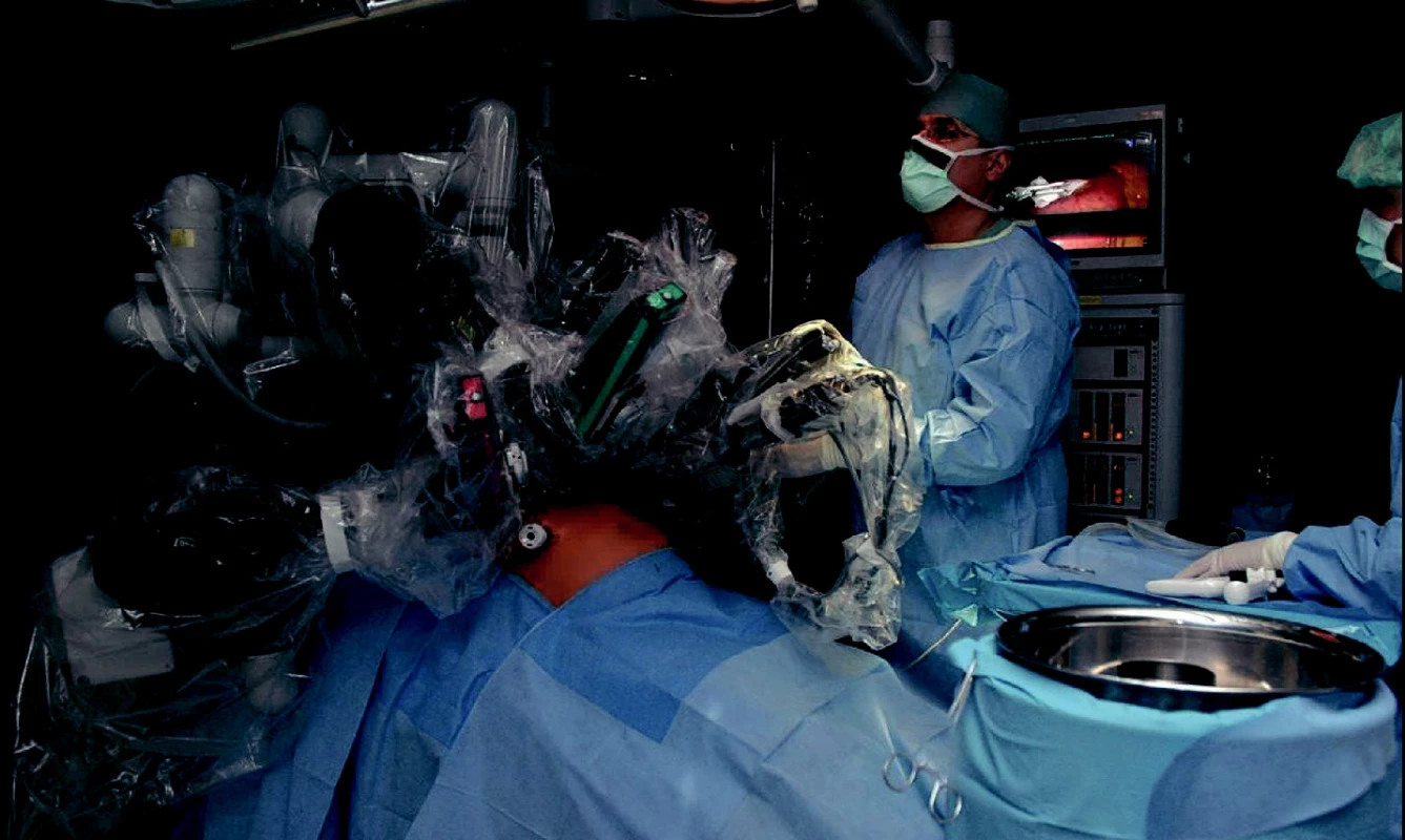 První centrum pro robotickou chirurgii v České republice v Nemocnici Na Homolce