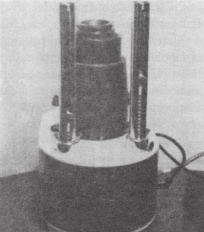 Miskový automat na měření vzorků NRQ 605, výroba VÚPJT