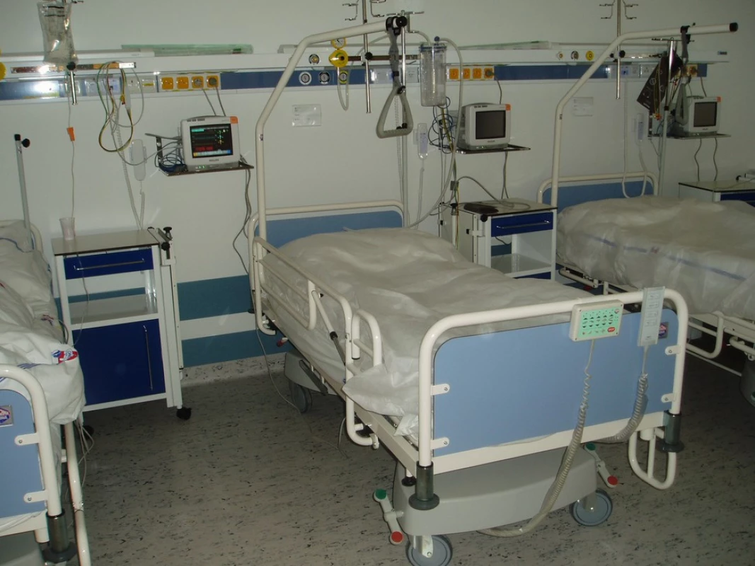 Standardní pokoj oddělení kliniky úrazové chirurgie