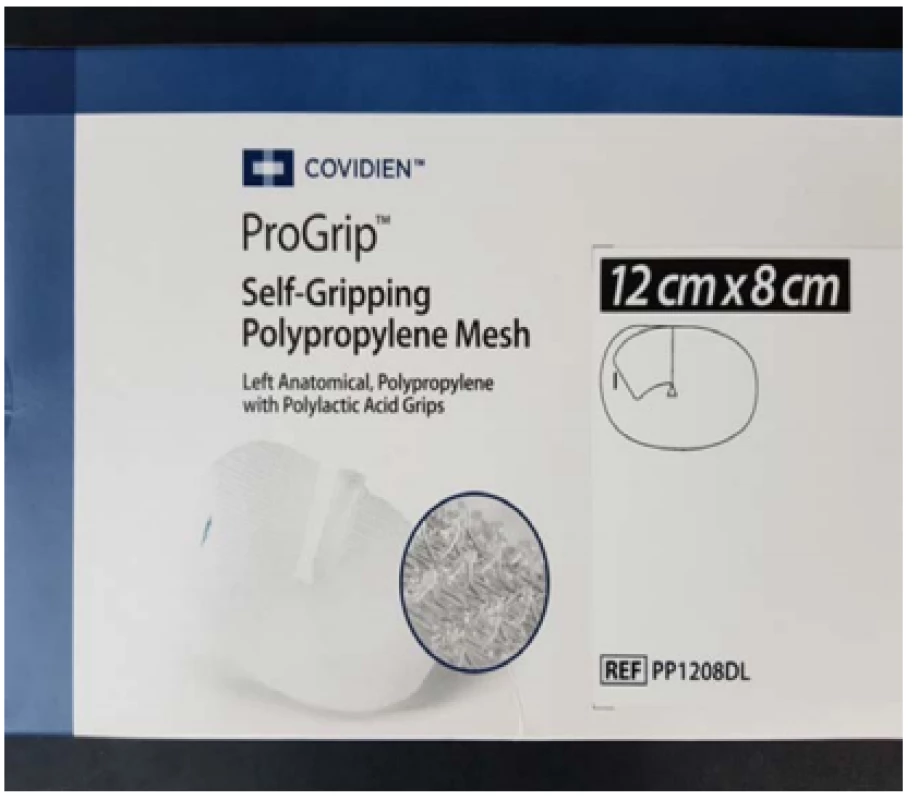Samofixační polypropylénová
síťka ProGrip™ Covidien™ s
polylaktátovými úchyty<br>
Fig. 3. Self-Gripping Polypropylene
Mesh ProGrip™ Covidien™
with Polylactic Acid Grips