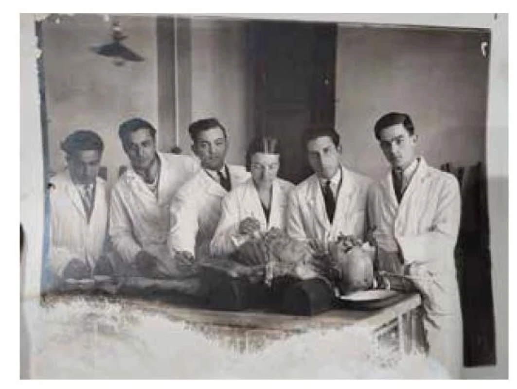 Georgios Patelis (první zprava) v době univerzitních
studií