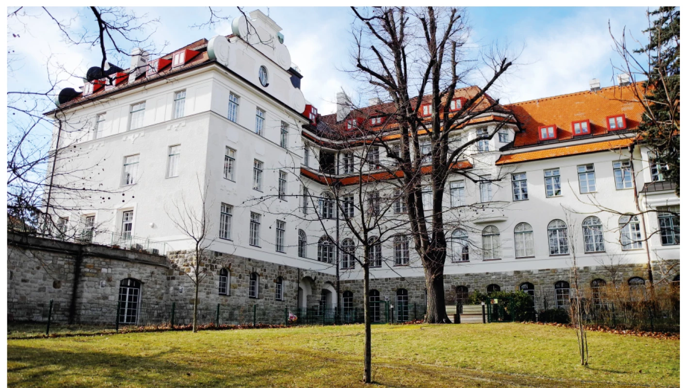 Současná podoba budov ústavu ve Vídni-Glanzingu.