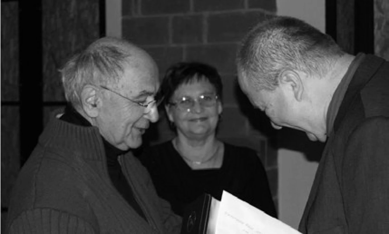 As. Droppa blahopřeje MUDr. Míťovi Rosenbergovi k jeho životnímu jubileu (2008)