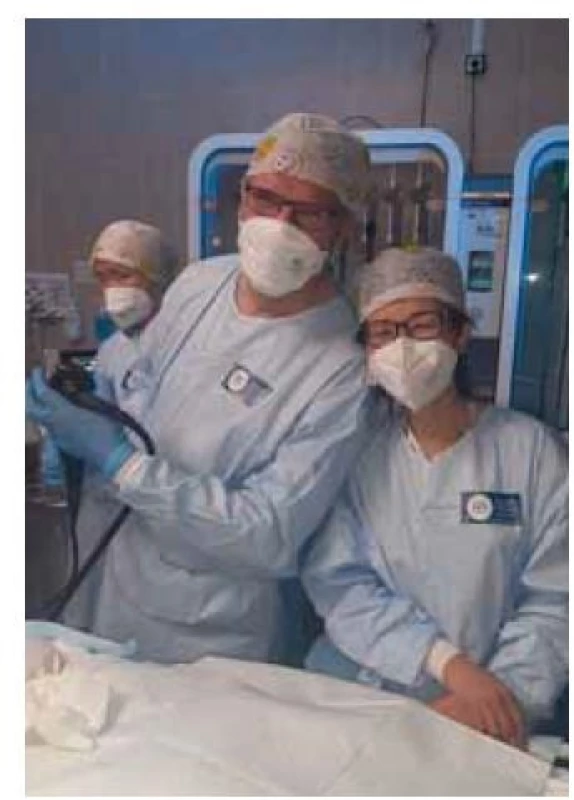 Přenosy živě prováděných
endoskopických výkonů, Helmut
Messmann a Noriko Suzuki.<br>
Fig. 1. Transmissions of live endoscopic
procedures, Helmut Messmann and
Noriko Suzuki.